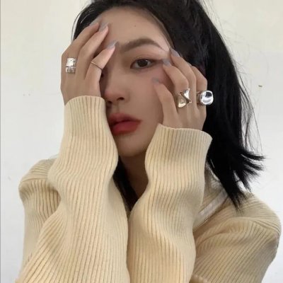 轻轻拂过